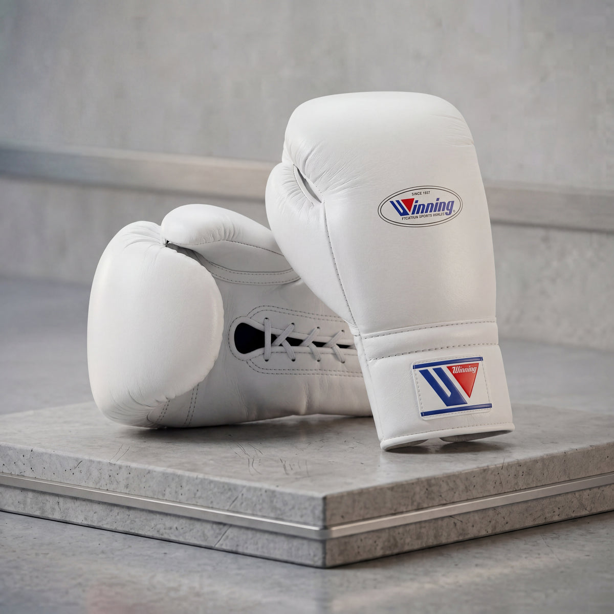 Winning White Lace-Up Boxing Gloves High Quality Fight Gloves